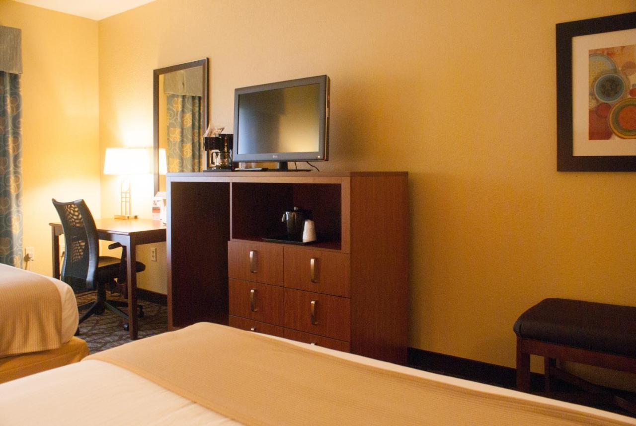 Holiday Inn Express & Suites Jacksonville South - I-295, An Ihg Hotel Habitación foto