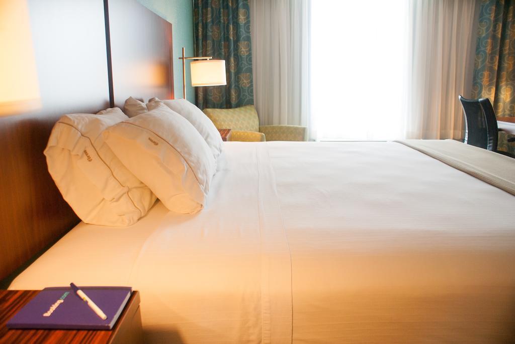 Holiday Inn Express & Suites Jacksonville South - I-295, An Ihg Hotel Habitación foto